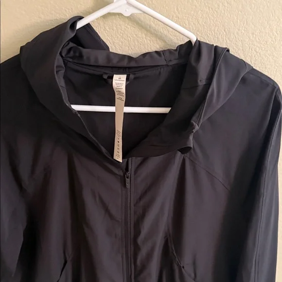 Women's Black lululemon Hooded Jacket - Picture 1 of 6